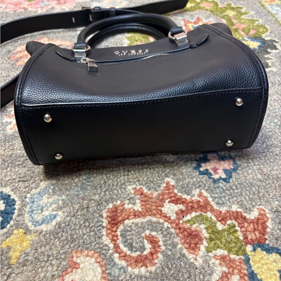 SOLD👻GUESS Los Angeles Black Satchel | Crossbody - Picture 8 of 8